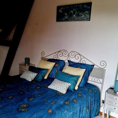 Vila La Fee Bleue Limeyrat Exteriér fotografie