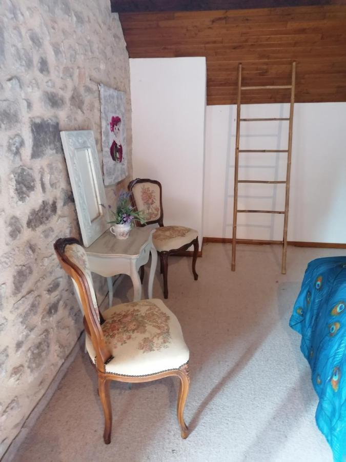 Vila La Fee Bleue Limeyrat Exteriér fotografie