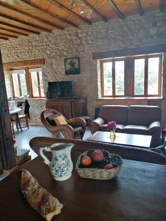 Vila La Fee Bleue Limeyrat Exteriér fotografie
