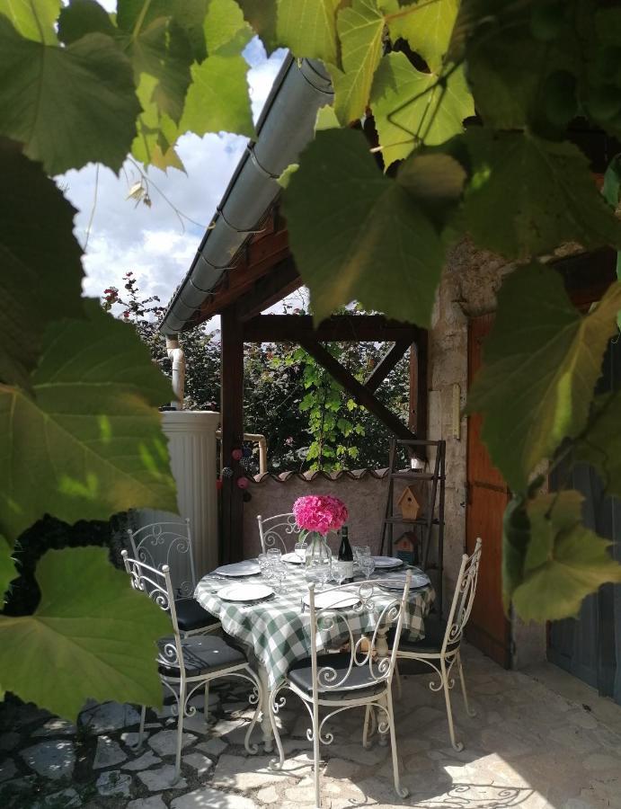 Vila La Fee Bleue Limeyrat Exteriér fotografie
